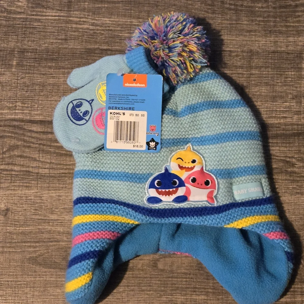 🍒🍒 Nickelodeon Baby Shark Hat & Mitten Set